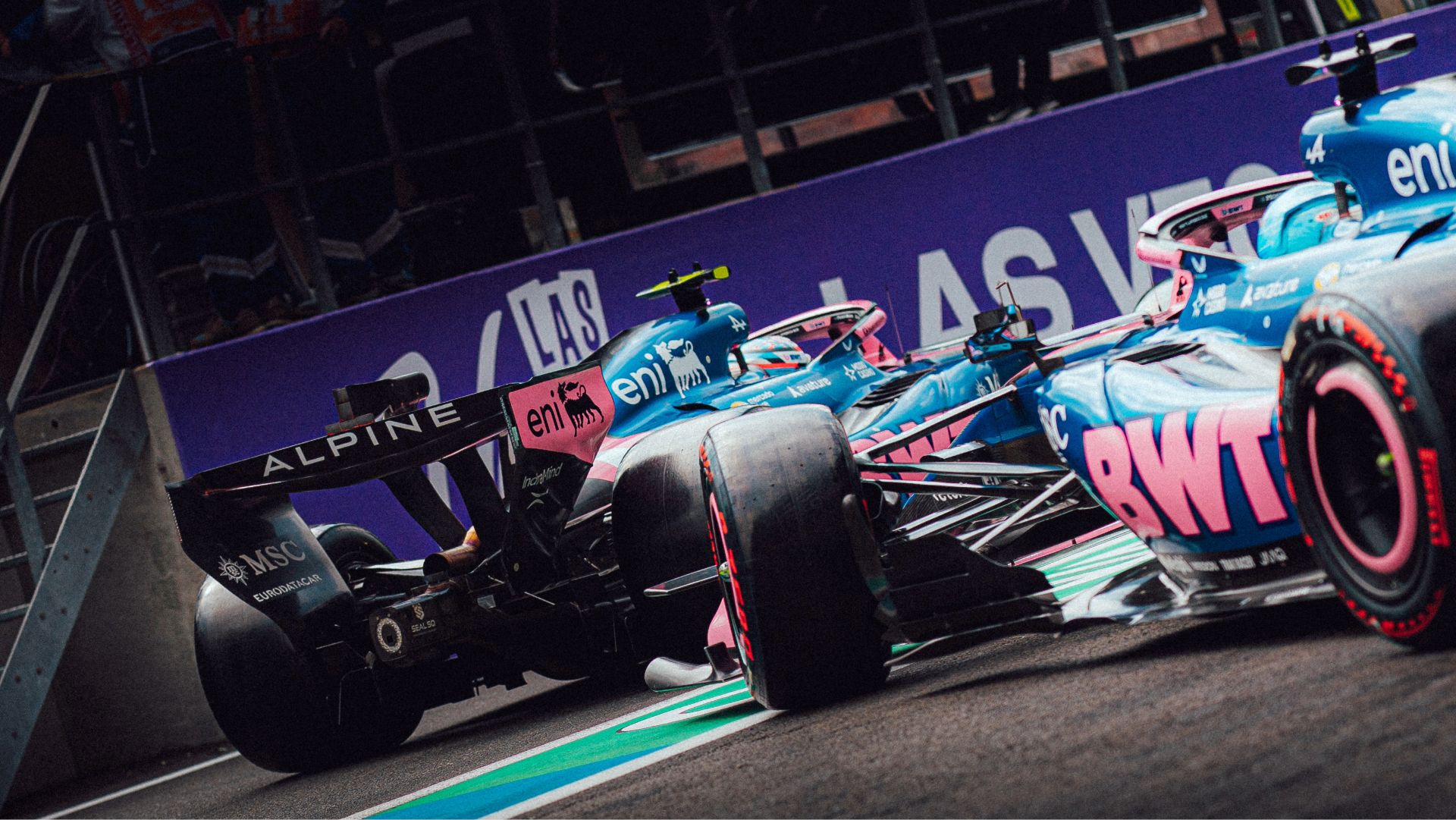 Alpine cars pit lane